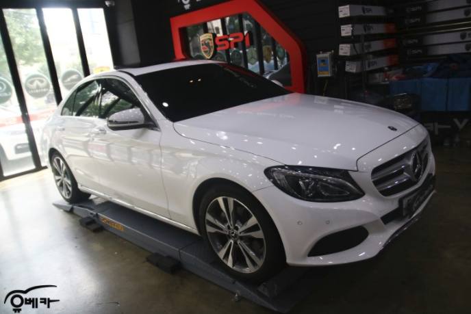 [금천 유베카] 벤츠 C220D 스파이 K7W 세단 전면시공