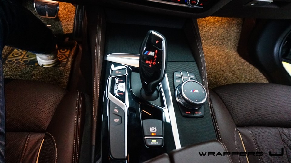 G30 bmw 5시리즈 하이그로시 실내랩핑 우드랩핑 지문 먼지 부분랩핑